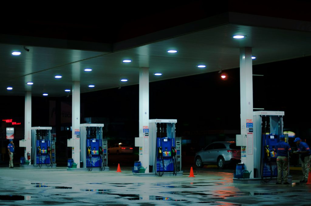 Tankstations In De Knel Unpslash